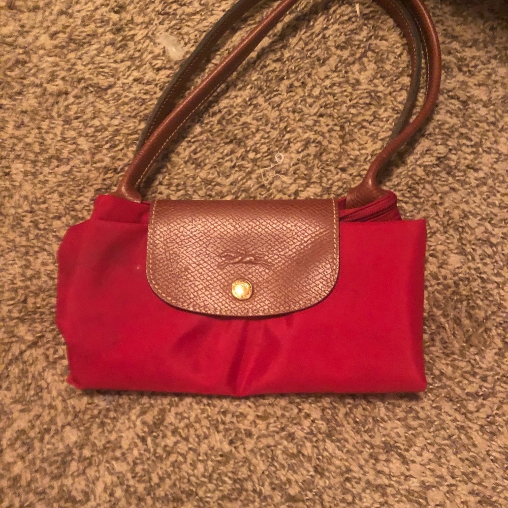Red medium longchamp